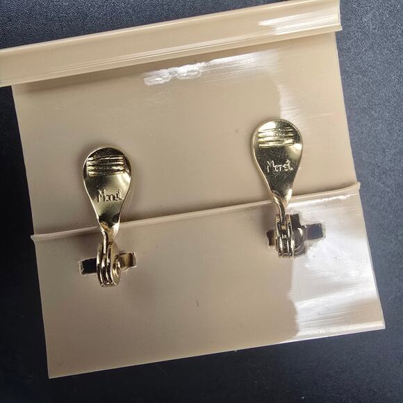 Monet Red Enamel Half Hoop Clip On Earrings On Card NOS Vintage - Picture 5 of 6